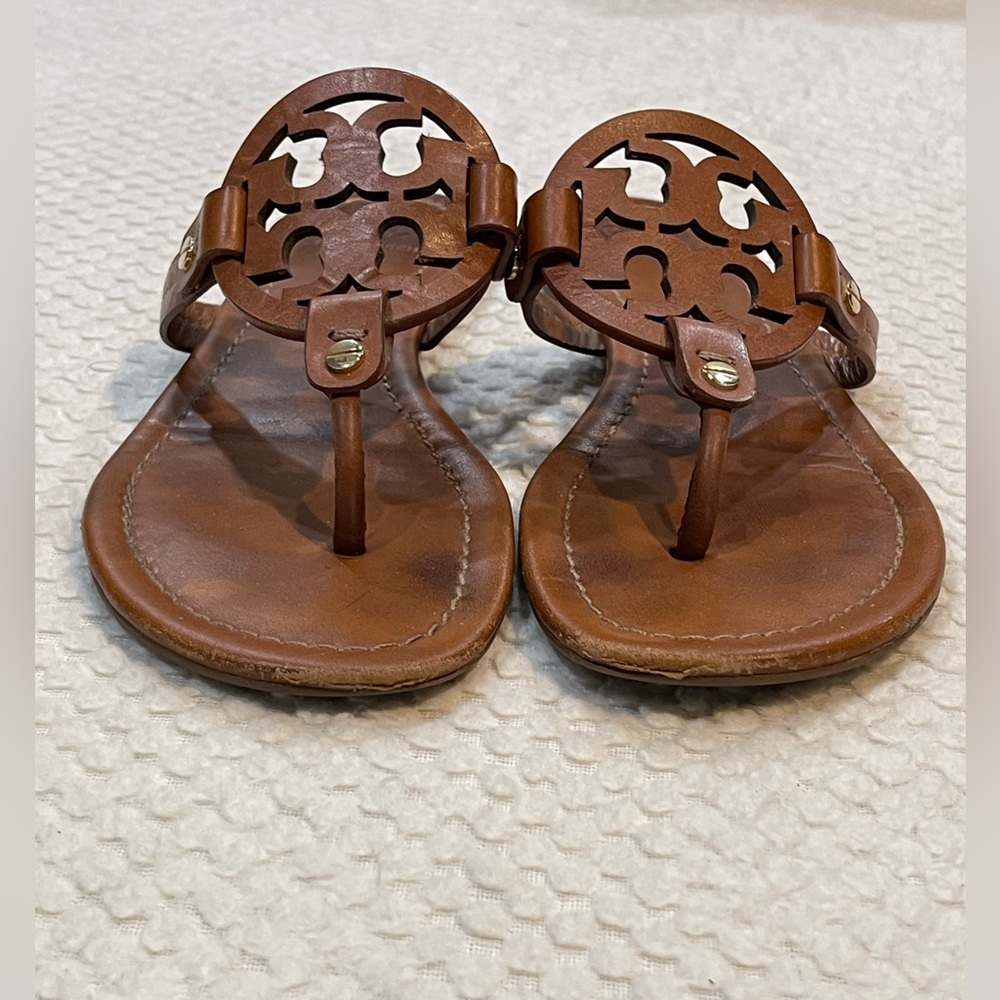 Tory Burch Tan Brown Leather Logo Thong Sandals - Picture 5 of 7